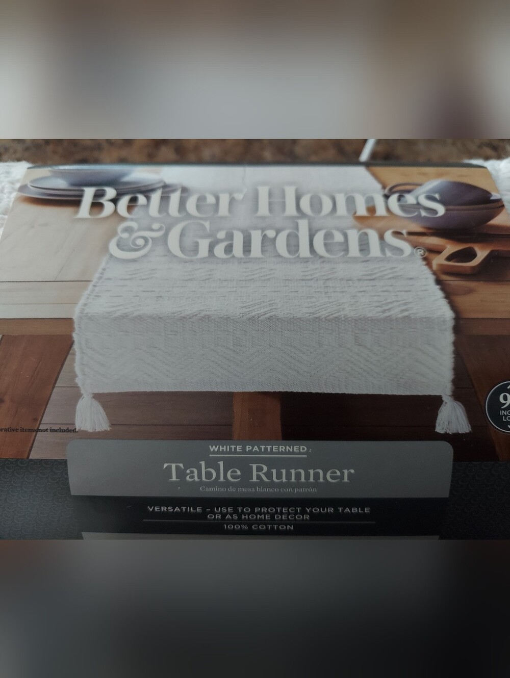 NWT Better Homes And Gardens White Patterned Cotton Table Runner with Tassels